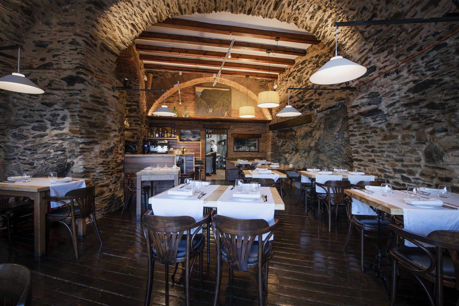 Comedor con bóvedas de piedra del siglo XIV, Vincle Cadaqués